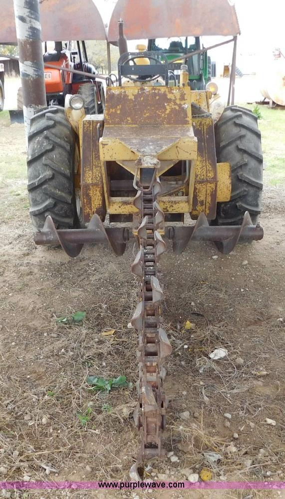 image for item AW9427 Davis Road Runner N623001 trencher