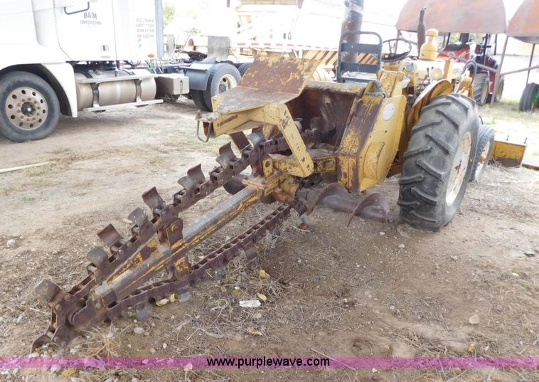 image for item AW9427 Davis Road Runner N623001 trencher