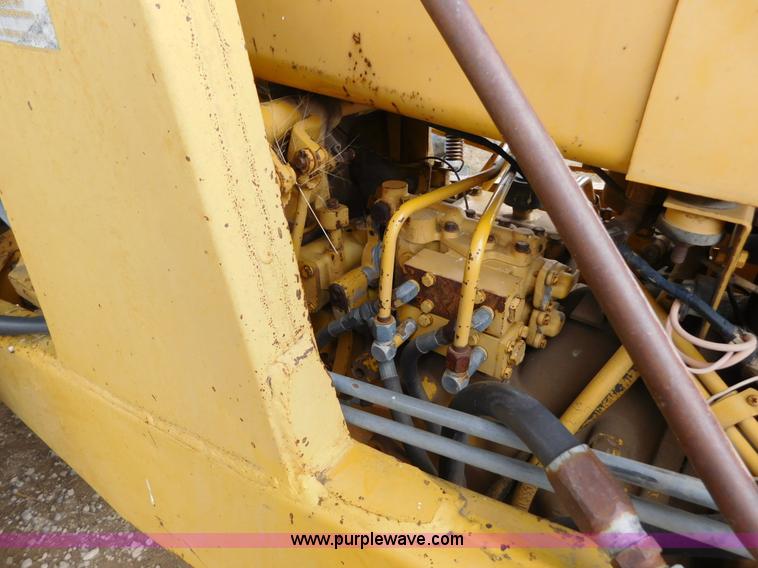 image for item AW9427 Davis Road Runner N623001 trencher