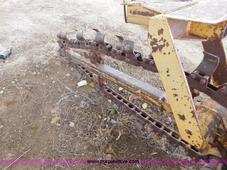 image for item AW9427 Davis Road Runner N623001 trencher