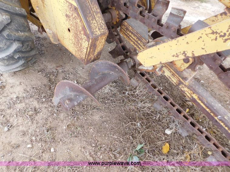 image for item AW9427 Davis Road Runner N623001 trencher
