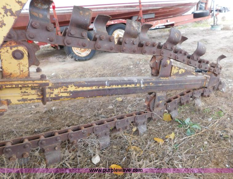 image for item AW9427 Davis Road Runner N623001 trencher