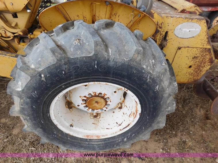 image for item AW9427 Davis Road Runner N623001 trencher