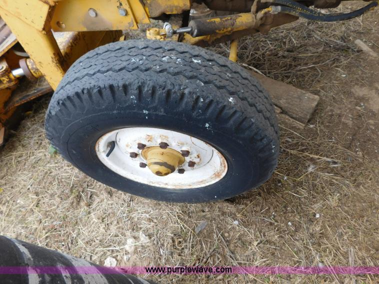 image for item AW9427 Davis Road Runner N623001 trencher