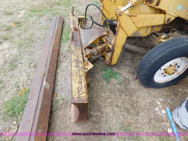 image for item AW9427 Davis Road Runner N623001 trencher