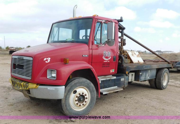 image for item AW9430 1996 Freightliner FL70 flatbed truck