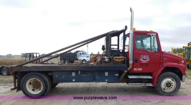 image for item AW9430 1996 Freightliner FL70 flatbed truck