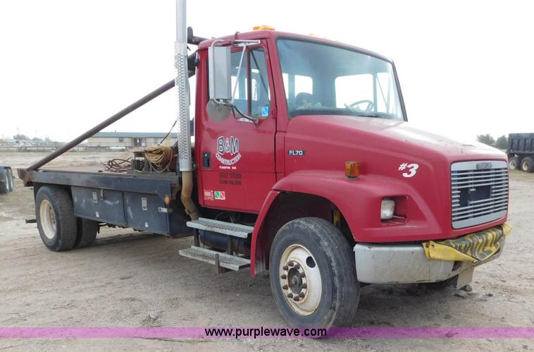 image for item AW9430 1996 Freightliner FL70 flatbed truck