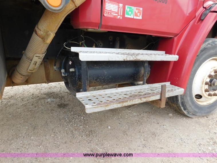 image for item AW9430 1996 Freightliner FL70 flatbed truck