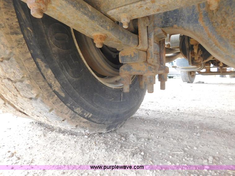 image for item AW9430 1996 Freightliner FL70 flatbed truck