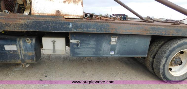image for item AW9430 1996 Freightliner FL70 flatbed truck