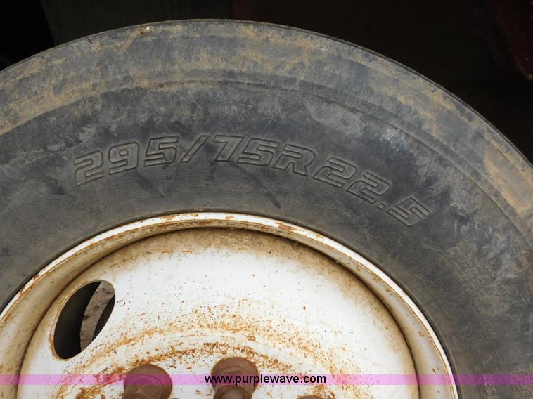 image for item AW9430 1996 Freightliner FL70 flatbed truck