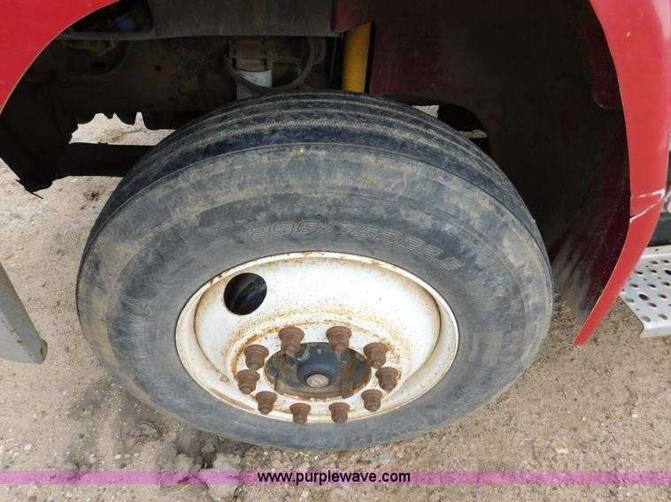 image for item AW9430 1996 Freightliner FL70 flatbed truck