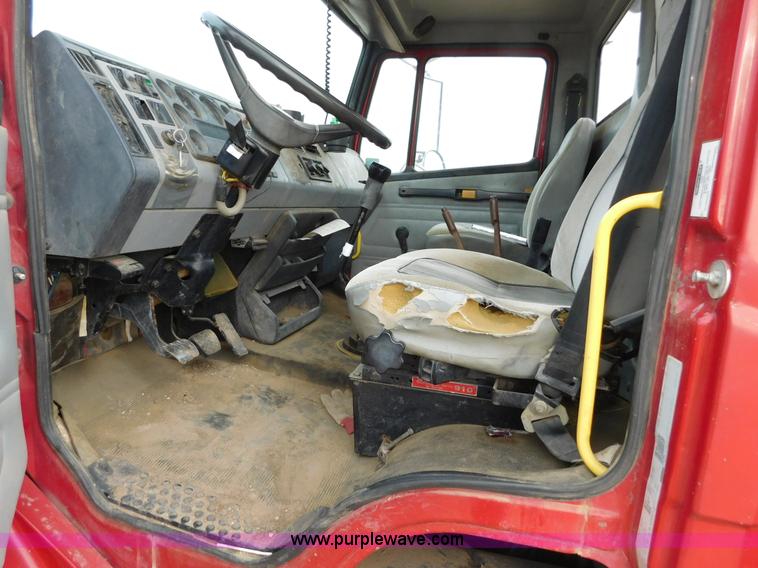 image for item AW9430 1996 Freightliner FL70 flatbed truck