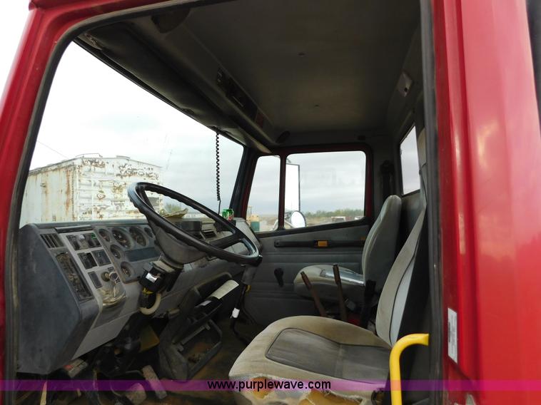 image for item AW9430 1996 Freightliner FL70 flatbed truck