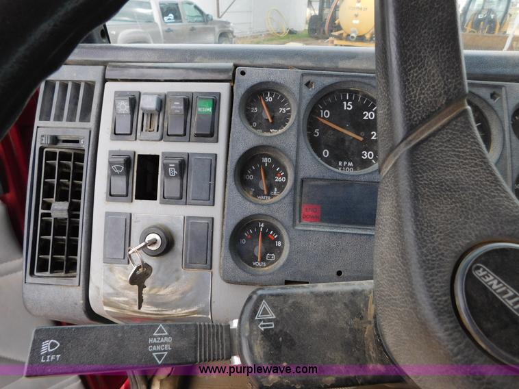 image for item AW9430 1996 Freightliner FL70 flatbed truck