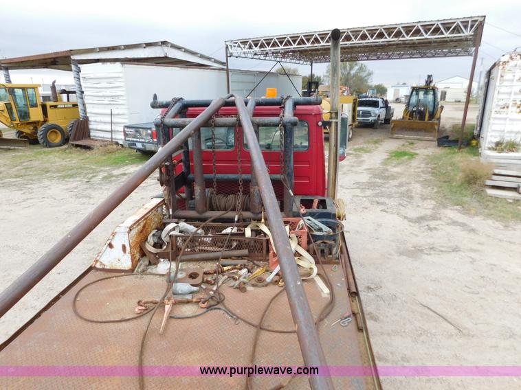 image for item AW9430 1996 Freightliner FL70 flatbed truck