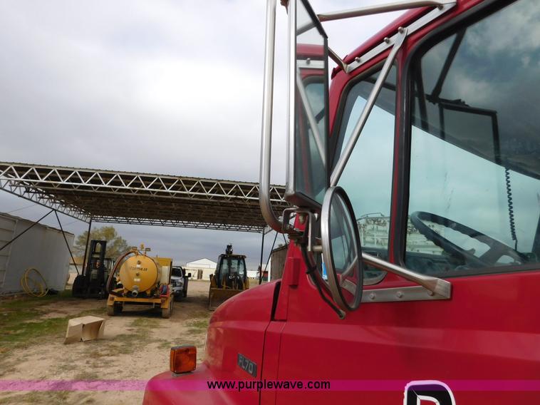 image for item AW9430 1996 Freightliner FL70 flatbed truck