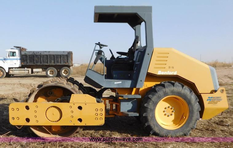 image for item AW9431 Benford SP2008PPDR single drum vibratory roller