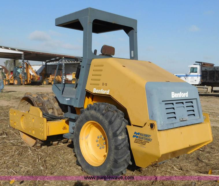 image for item AW9431 Benford SP2008PPDR single drum vibratory roller