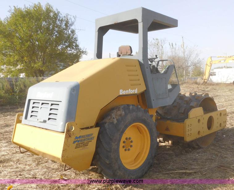 image for item AW9431 Benford SP2008PPDR single drum vibratory roller