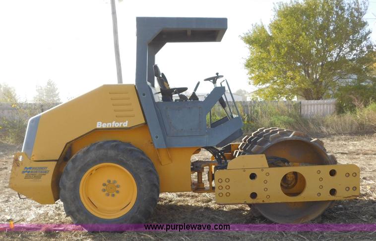 image for item AW9431 Benford SP2008PPDR single drum vibratory roller