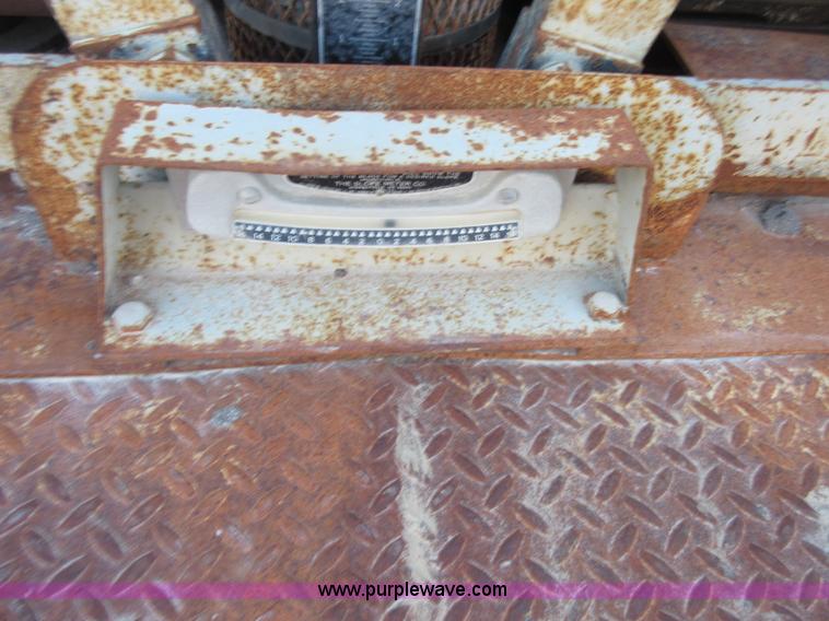 image for item BB9043 Cedarapids 37161 paver