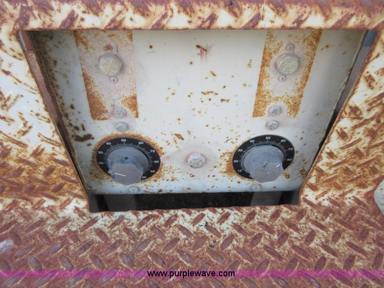 image for item BB9043 Cedarapids 37161 paver