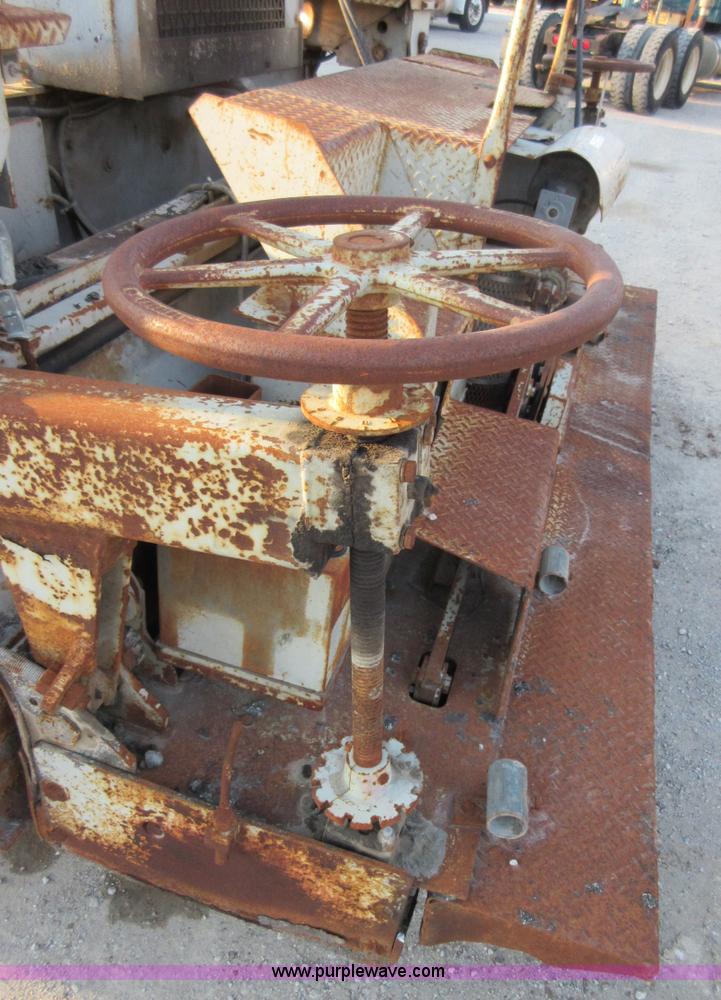 image for item BB9043 Cedarapids 37161 paver