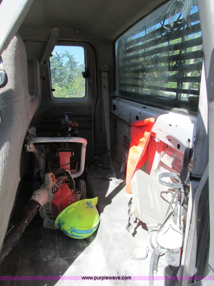 image for item BS9974 2000 Ford F350 Super Duty XL SuperCab flatbed pickup truck