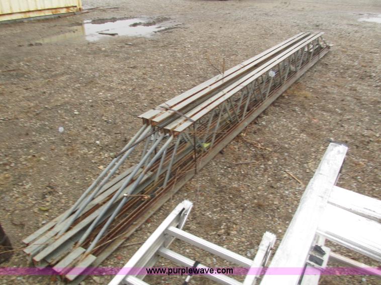 image for item H1022 (4) steel bar joists