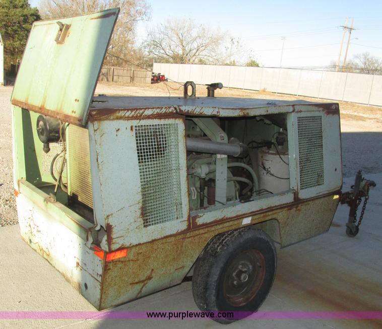 image for item H1028 Sullair 185DPQJD air compressor