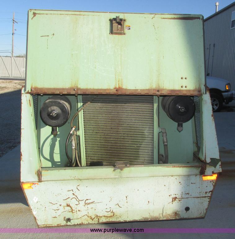 image for item H1028 Sullair 185DPQJD air compressor