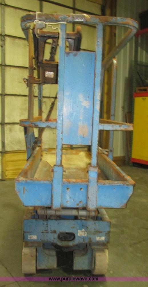 image for item H1029 Genie GS-1930 scissor lift