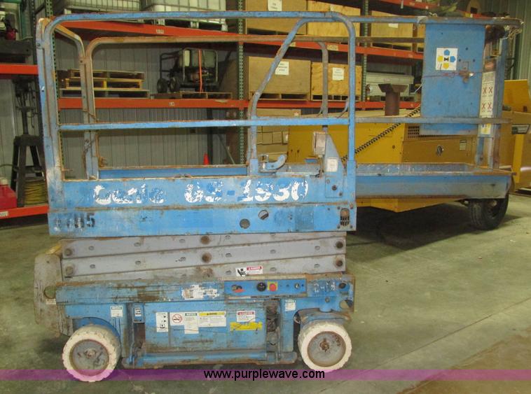 image for item H1029 Genie GS-1930 scissor lift
