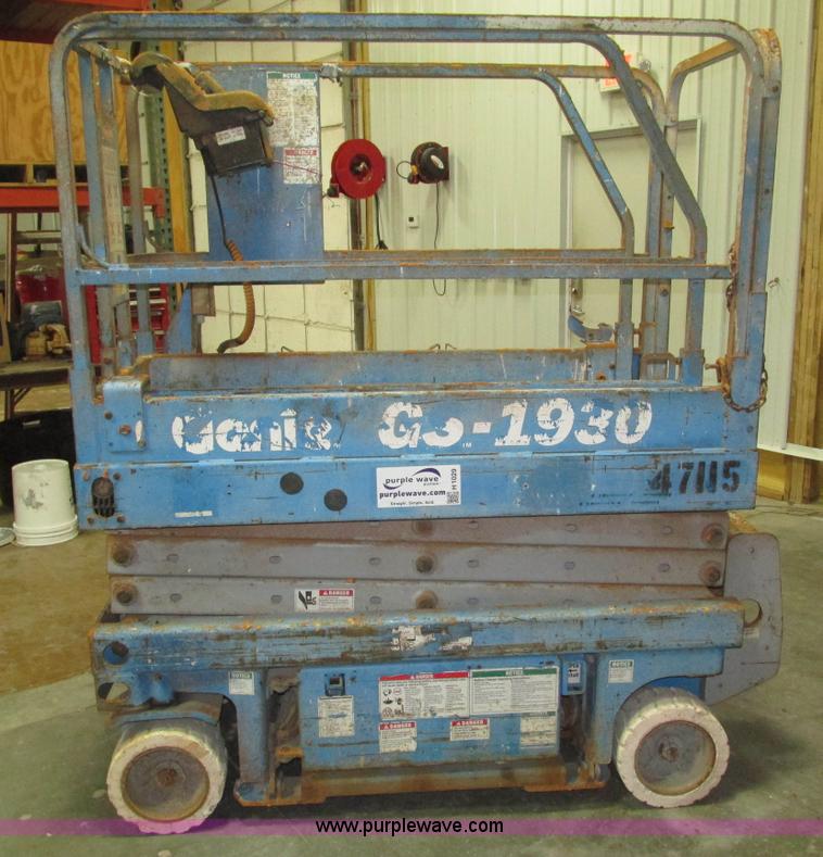 image for item H1029 Genie GS-1930 scissor lift