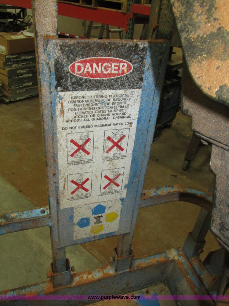 image for item H1029 Genie GS-1930 scissor lift