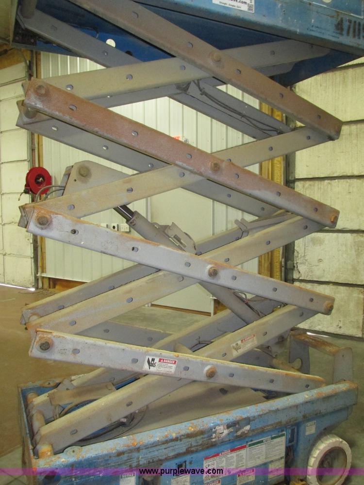 image for item H1029 Genie GS-1930 scissor lift