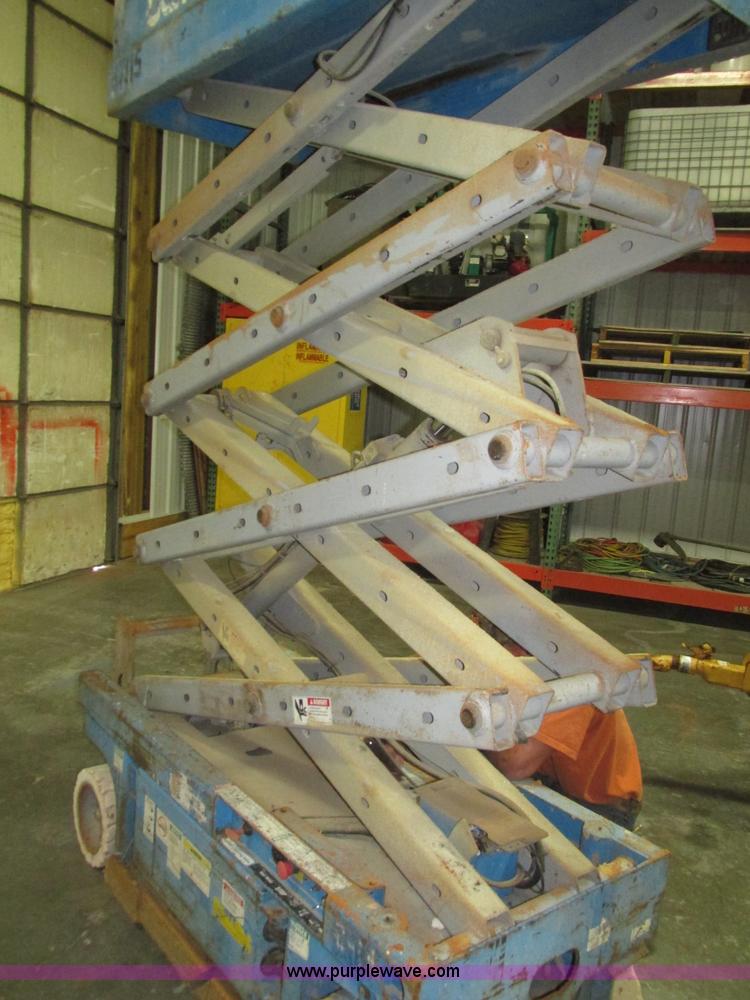 image for item H1029 Genie GS-1930 scissor lift