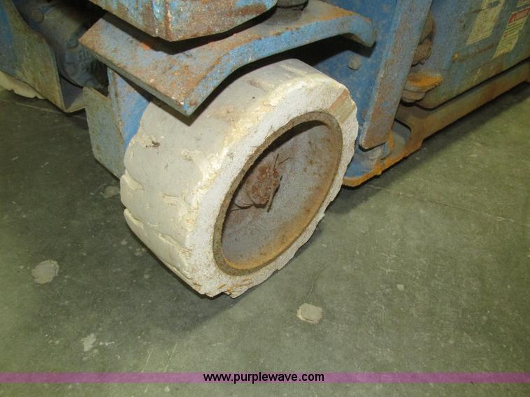 image for item H1029 Genie GS-1930 scissor lift