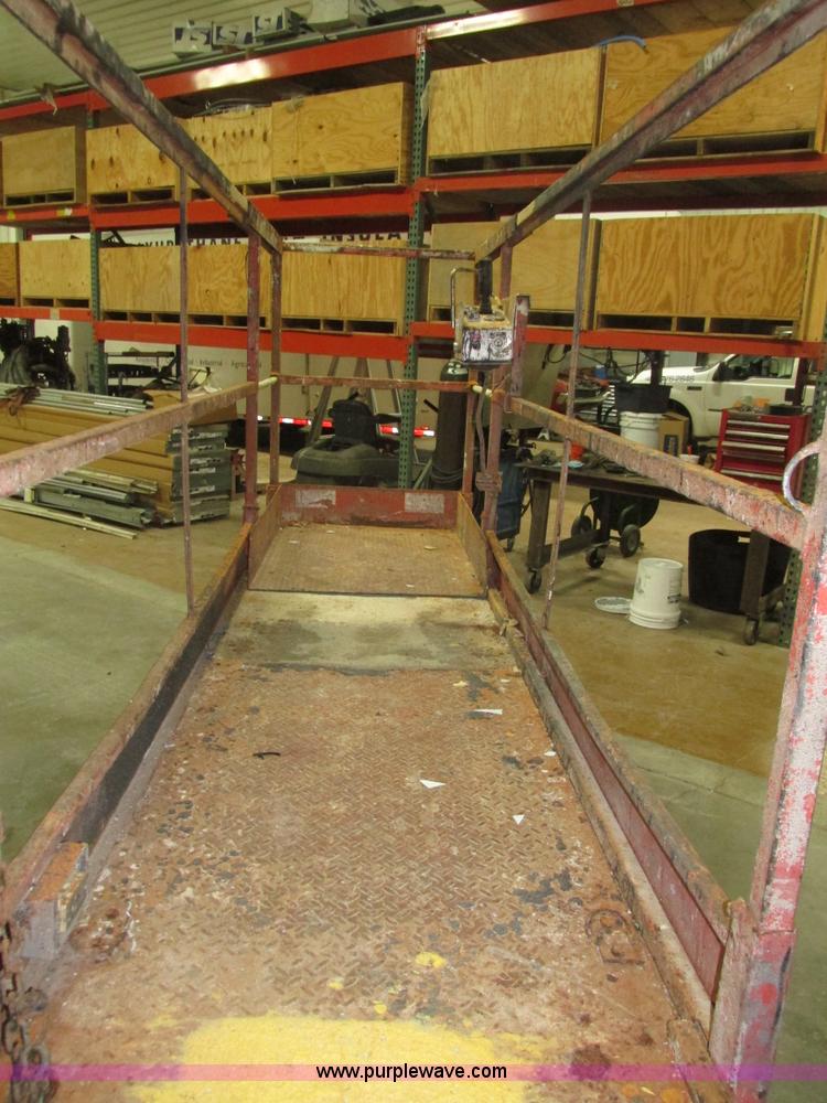 image for item H1030 1999 Skyjack SJIII 3220 scissor lift