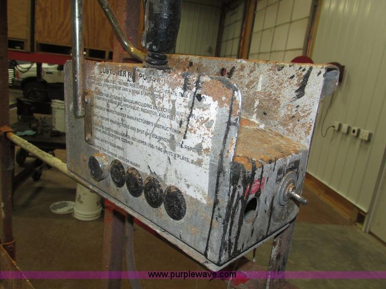 image for item H1030 1999 Skyjack SJIII 3220 scissor lift