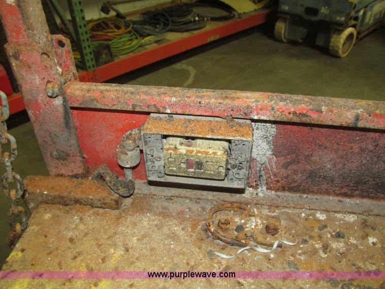 image for item H1030 1999 Skyjack SJIII 3220 scissor lift