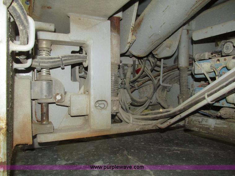 image for item H1030 1999 Skyjack SJIII 3220 scissor lift