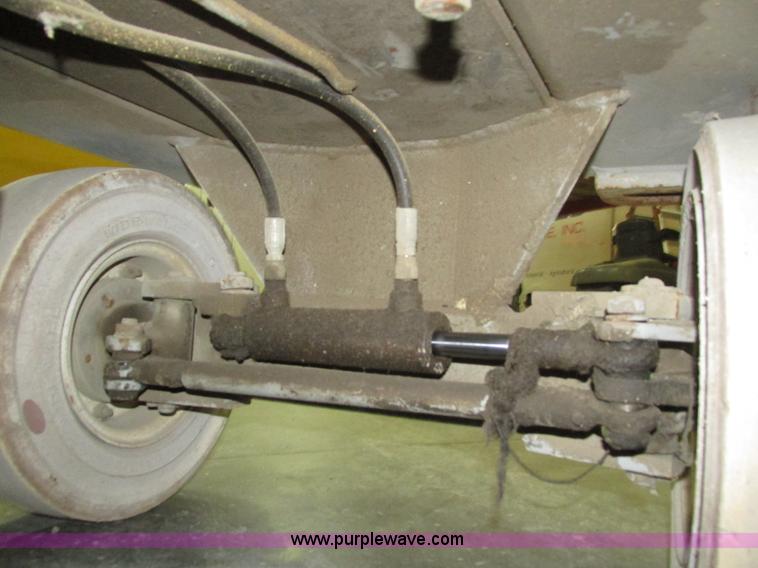 image for item H1030 1999 Skyjack SJIII 3220 scissor lift