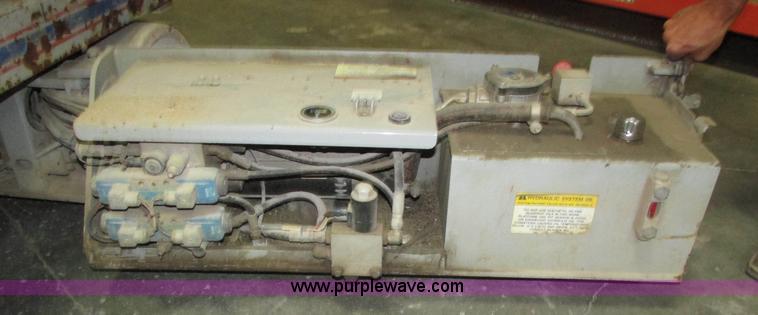 image for item H1030 1999 Skyjack SJIII 3220 scissor lift