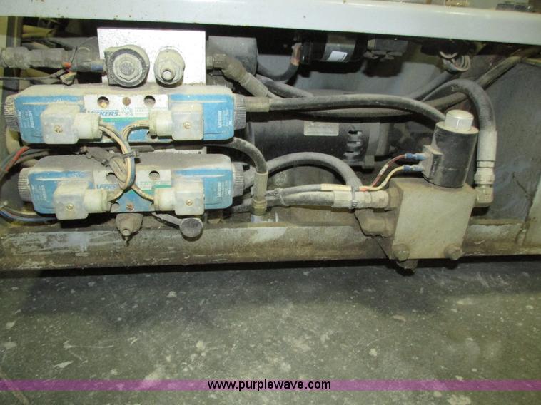 image for item H1030 1999 Skyjack SJIII 3220 scissor lift