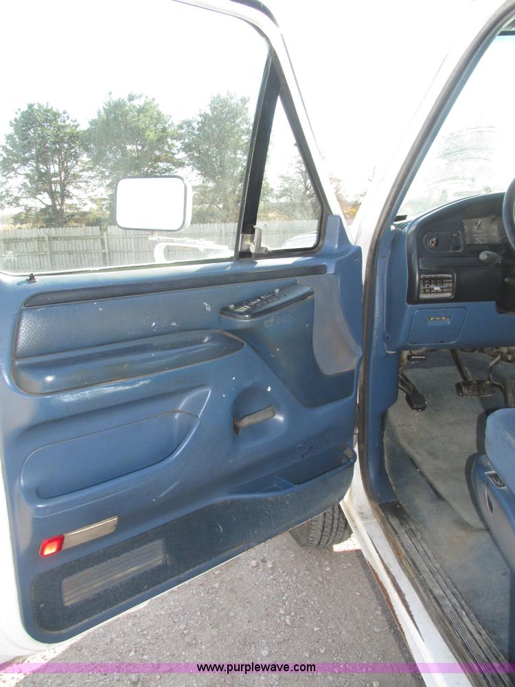 image for item H1032 1996 Ford F350 XLT Crew Cab flat dump bed truck