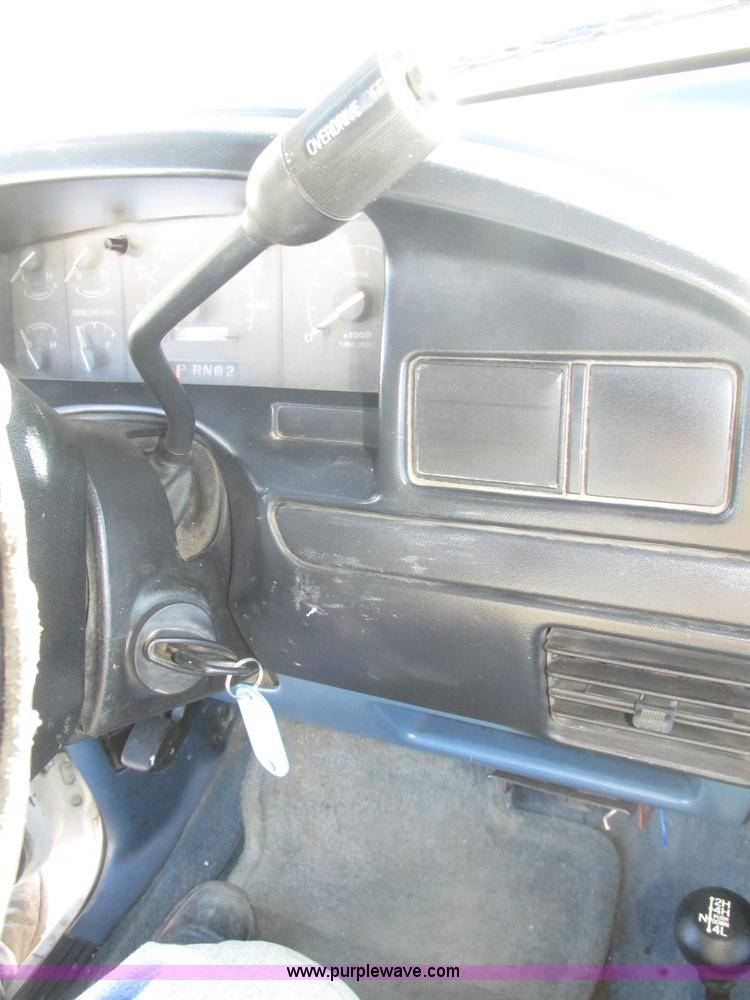 image for item H1032 1996 Ford F350 XLT Crew Cab flat dump bed truck