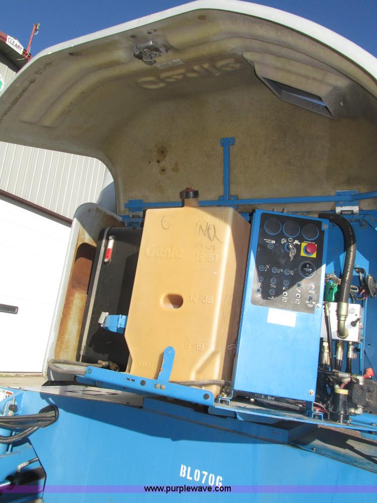 image for item H1037 2002 Genie Z60/34 boom lift